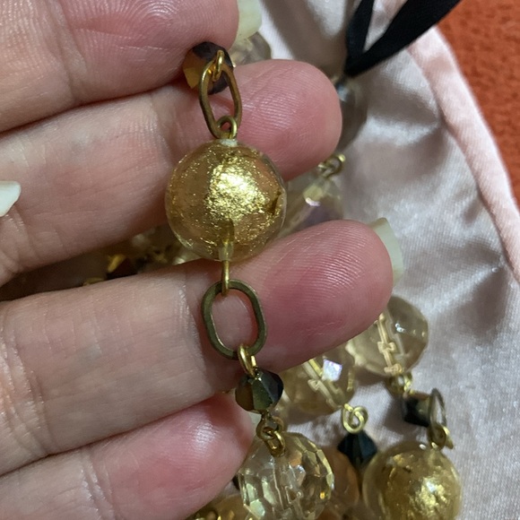 Beautiful Neutral and gold glass beaded Mary Kay Hostess Necklace w/ bag - Picture 7 of 7